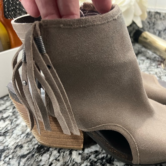 OTBT Open Toe Booties - Picture 9 of 10